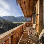 Luxury With Views And Sauna Chalet