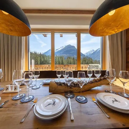 Luxury With Views And Sauna 샬레 *